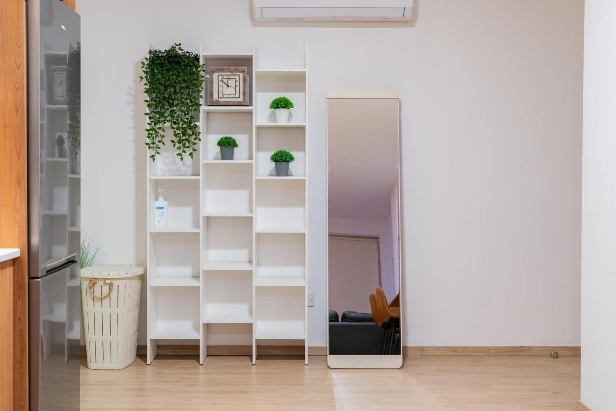 Earth Apartment Larnaca Esterno foto