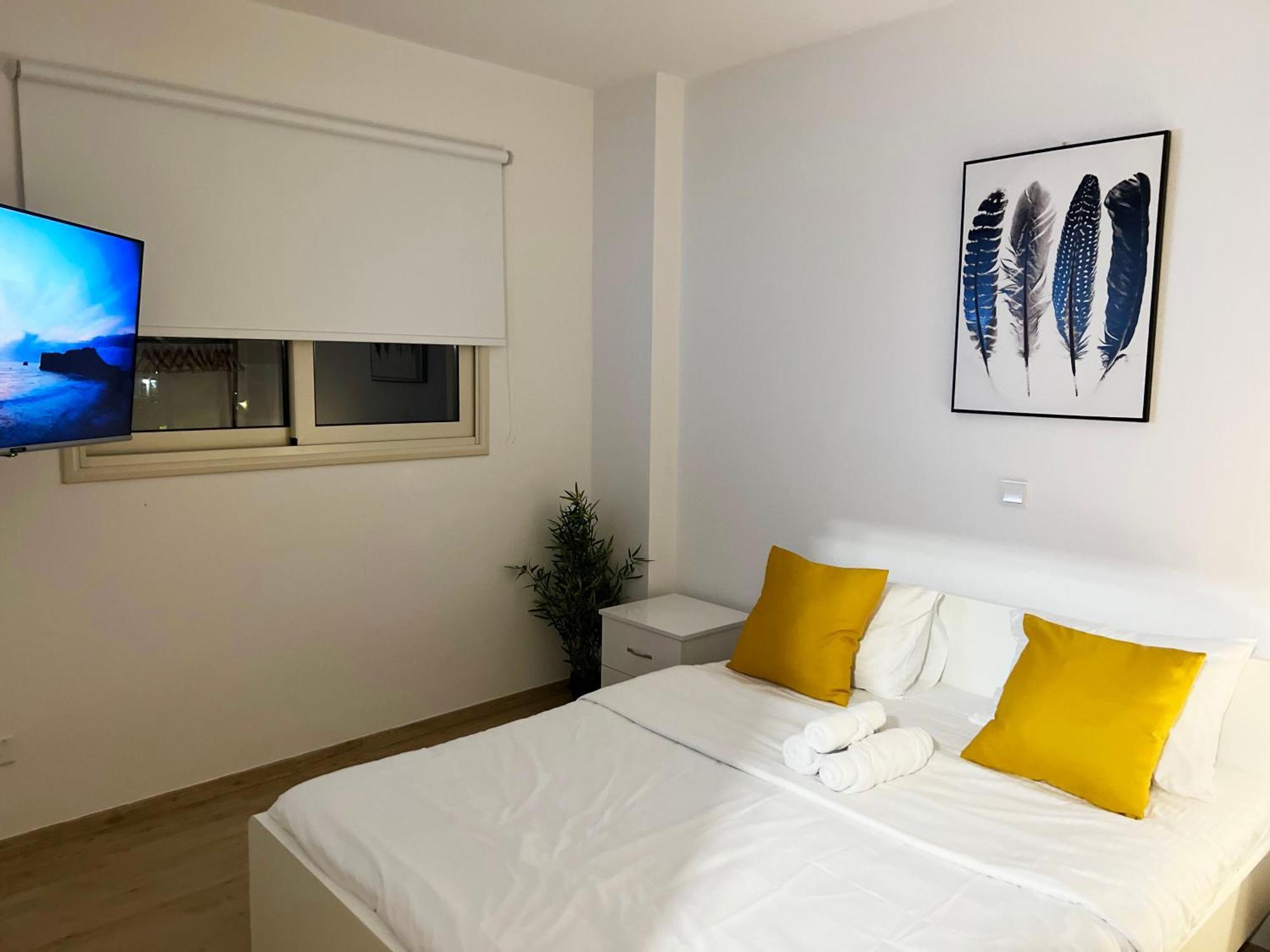 Earth Apartment Larnaca Esterno foto