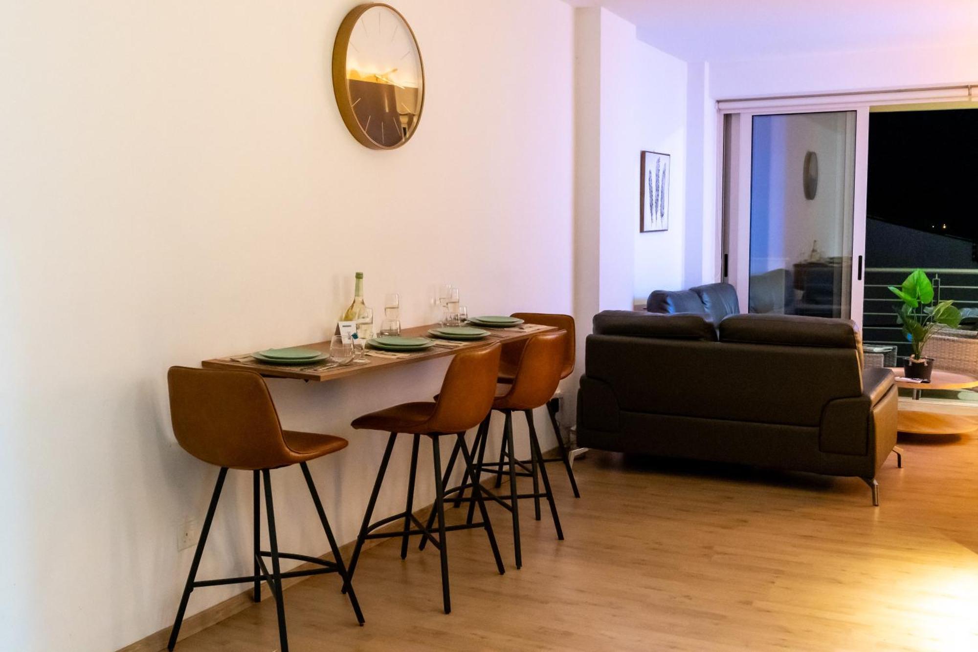 Earth Apartment Larnaca Esterno foto